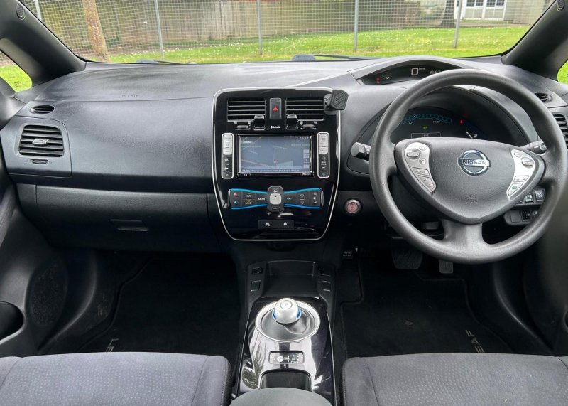 NISSAN LEAF