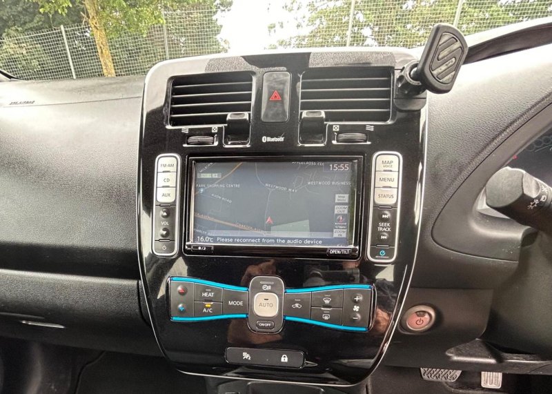 NISSAN LEAF