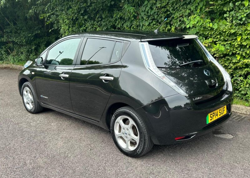 NISSAN LEAF