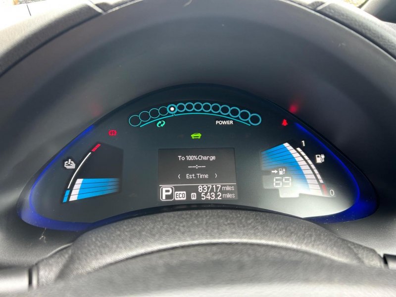 NISSAN LEAF