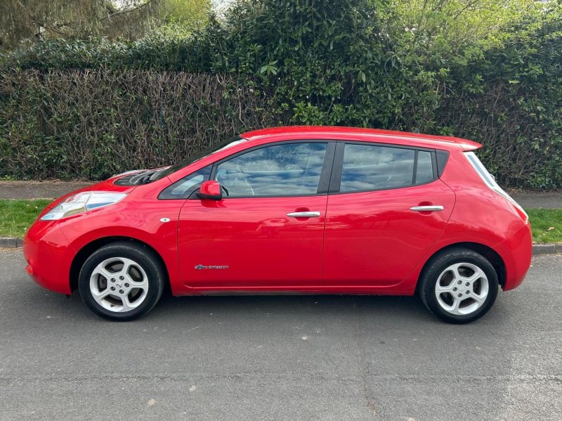 NISSAN LEAF