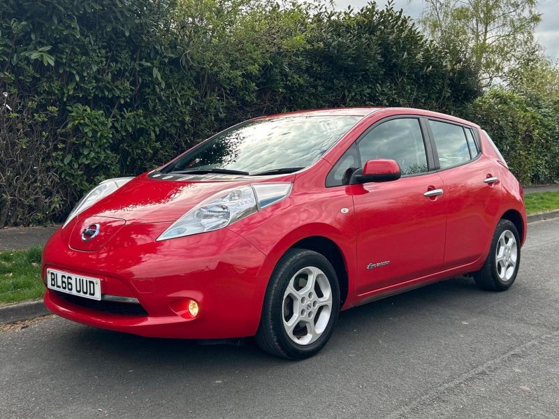 NISSAN LEAF