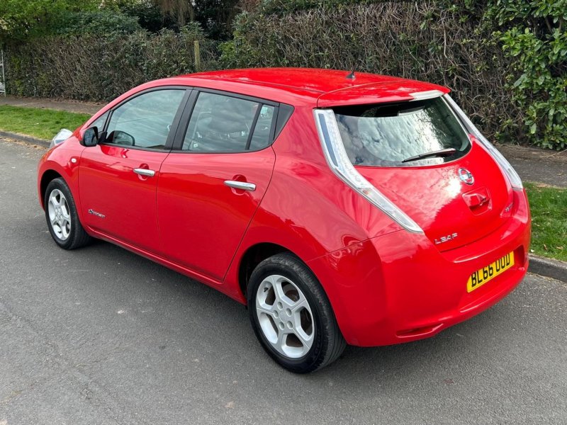 NISSAN LEAF