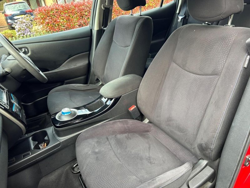 NISSAN LEAF