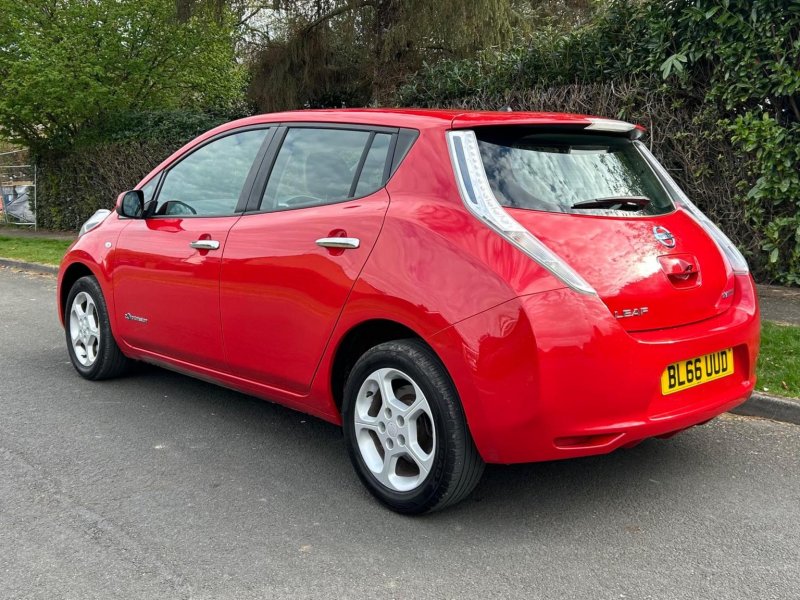 NISSAN LEAF